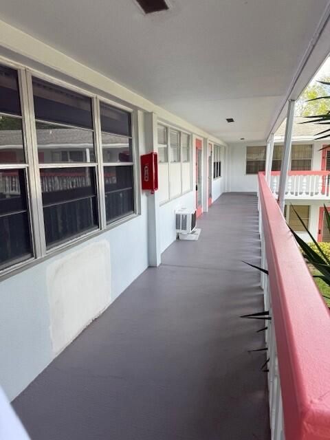 Recently Sold: $99,500 (1 beds, 1 baths, 585 Square Feet)