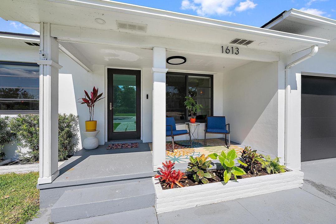 For Sale: $579,500 (2 beds, 2 baths, 1143 Square Feet)