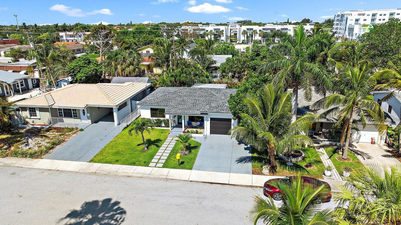 For Sale: $579,500 (2 beds, 2 baths, 1143 Square Feet)