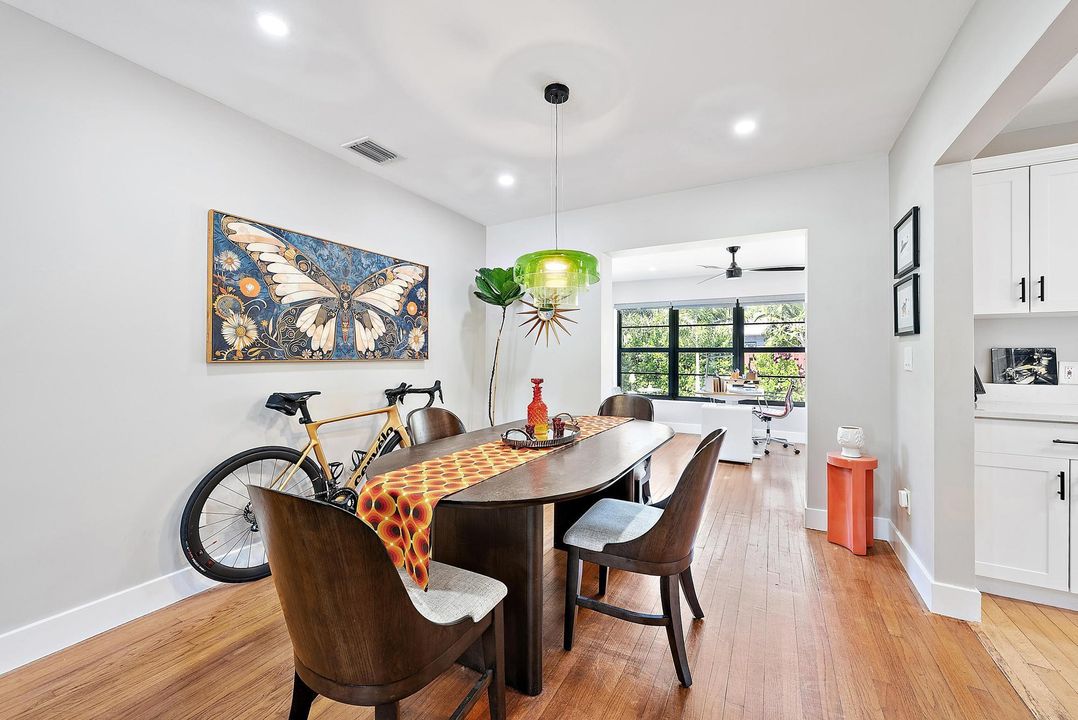 For Sale: $579,500 (2 beds, 2 baths, 1143 Square Feet)