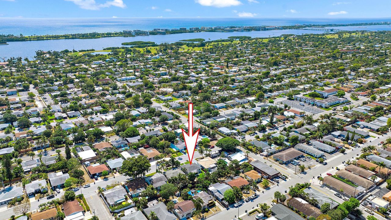 For Sale: $579,500 (2 beds, 2 baths, 1143 Square Feet)