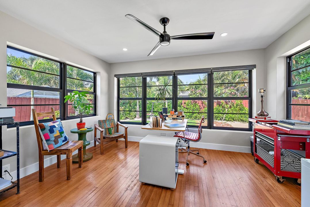 For Sale: $579,500 (2 beds, 2 baths, 1143 Square Feet)