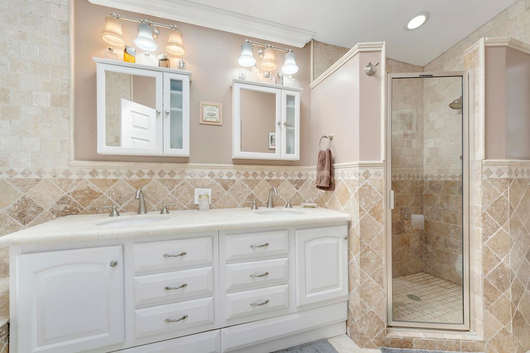 合同活跃: $3,900 (3 贝兹, 2 浴室, 1878 平方英尺)