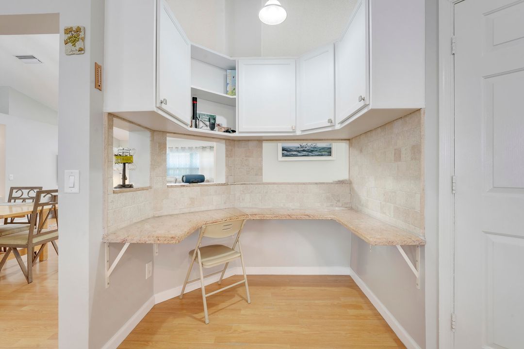 合同活跃: $3,900 (3 贝兹, 2 浴室, 1878 平方英尺)