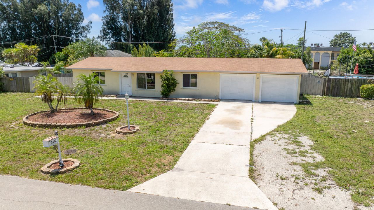 For Sale: $610,000 (4 beds, 3 baths, 1736 Square Feet)