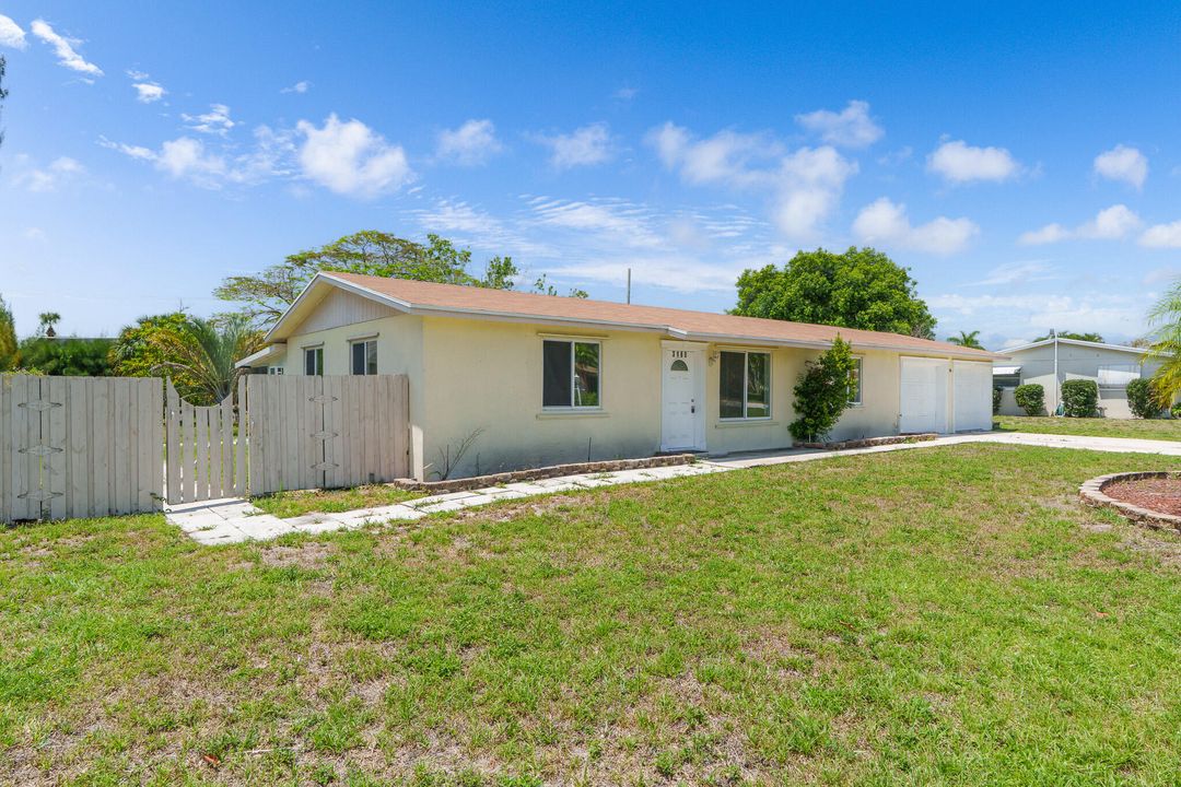For Sale: $610,000 (4 beds, 3 baths, 1736 Square Feet)