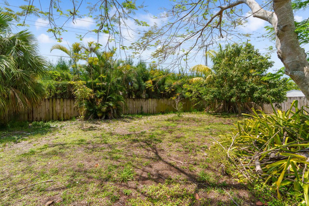 For Sale: $610,000 (4 beds, 3 baths, 1736 Square Feet)