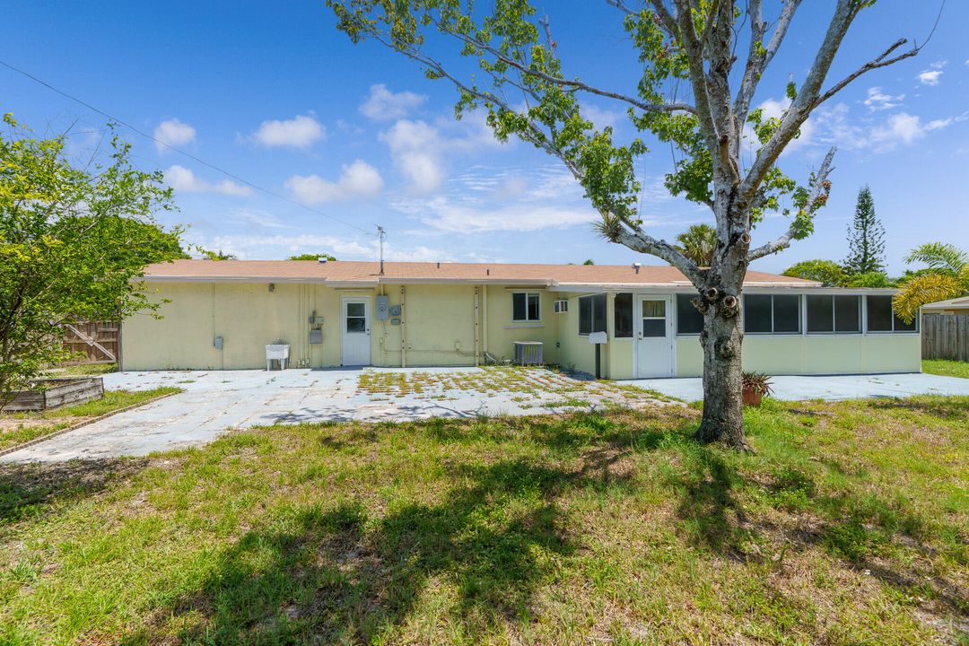 For Sale: $610,000 (4 beds, 3 baths, 1736 Square Feet)