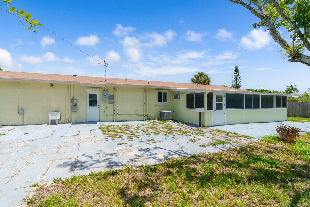For Sale: $610,000 (4 beds, 3 baths, 1736 Square Feet)