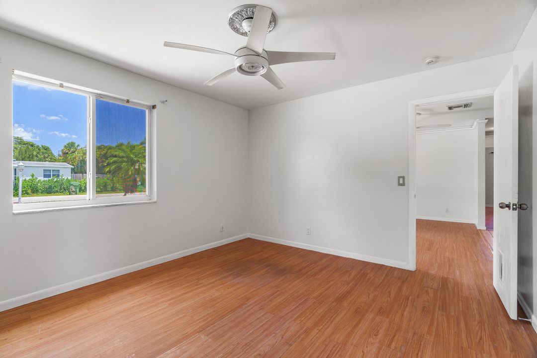 For Sale: $610,000 (4 beds, 3 baths, 1736 Square Feet)