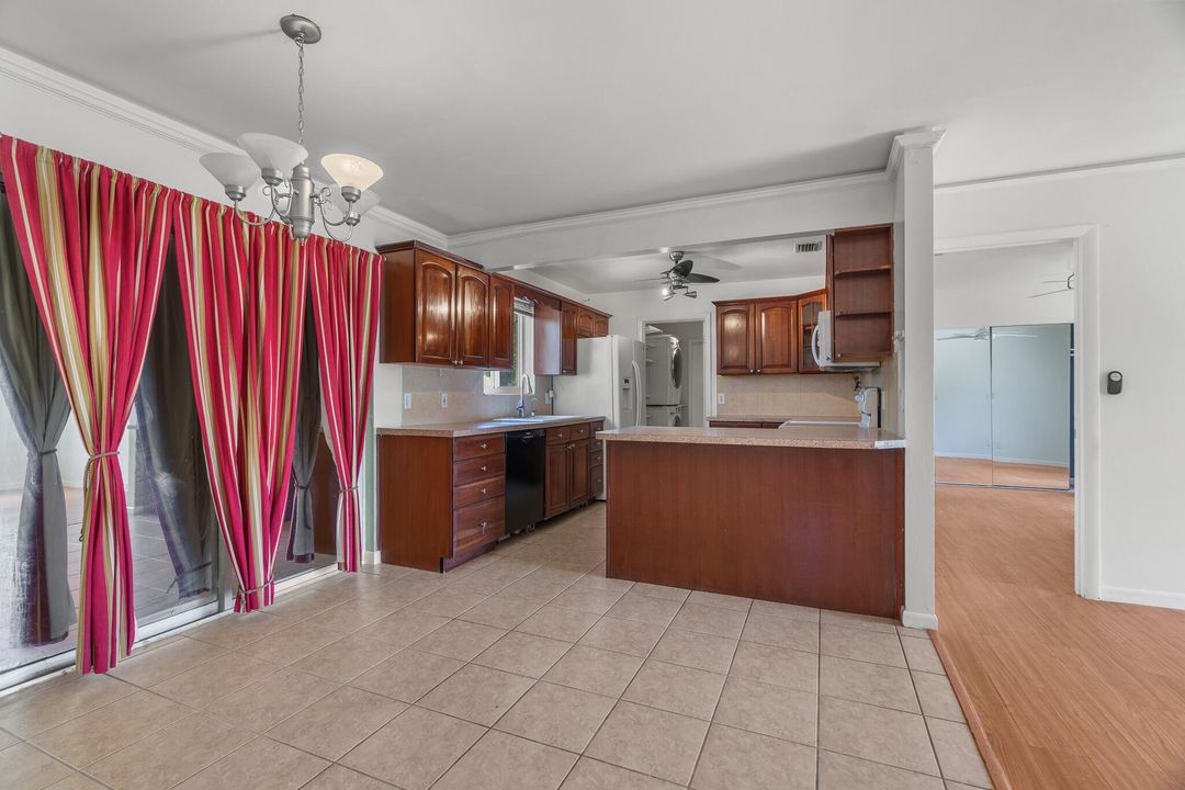 For Sale: $610,000 (4 beds, 3 baths, 1736 Square Feet)