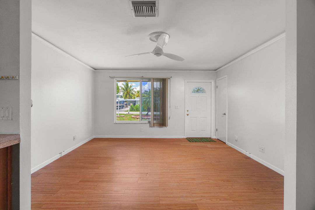For Sale: $610,000 (4 beds, 3 baths, 1736 Square Feet)