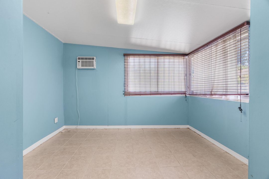 For Sale: $610,000 (4 beds, 3 baths, 1736 Square Feet)