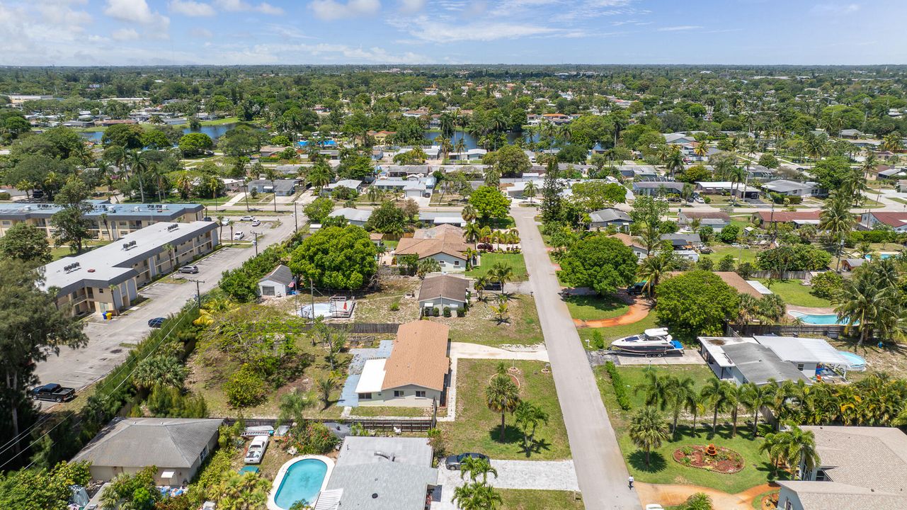 For Sale: $610,000 (4 beds, 3 baths, 1736 Square Feet)