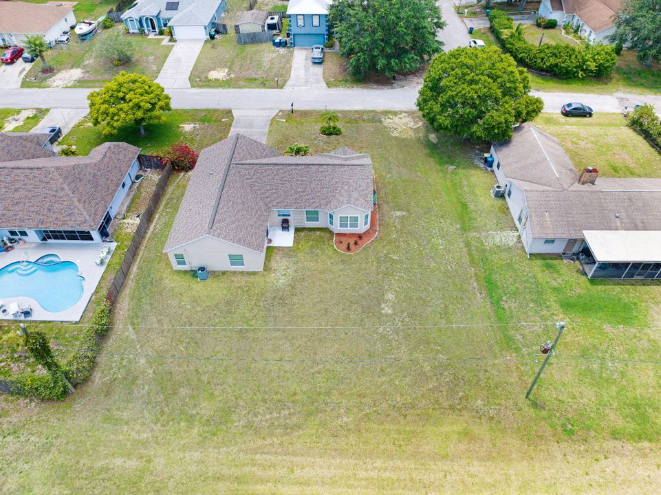 На продажу: $325,000 (3 спален, 2 ванн, 1747 Квадратных фут)