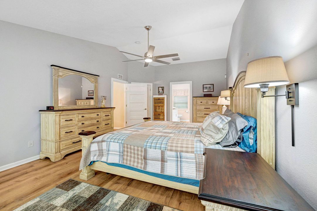 На продажу: $325,000 (3 спален, 2 ванн, 1747 Квадратных фут)