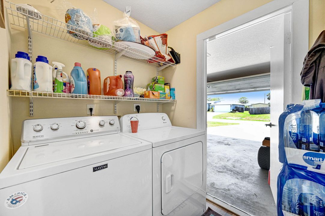 На продажу: $325,000 (3 спален, 2 ванн, 1747 Квадратных фут)