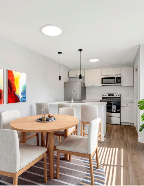 Recently Rented: $1,800 (2 beds, 1 baths, 800 Square Feet)