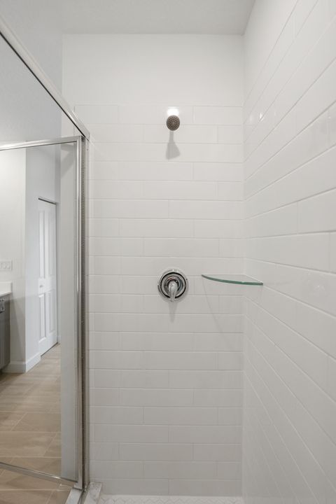 For Sale: $425,000 (4 beds, 2 baths, 2583 Square Feet)