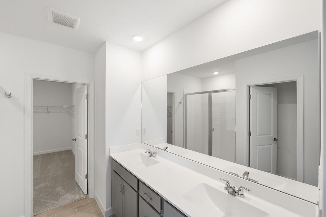 For Sale: $425,000 (4 beds, 2 baths, 2583 Square Feet)