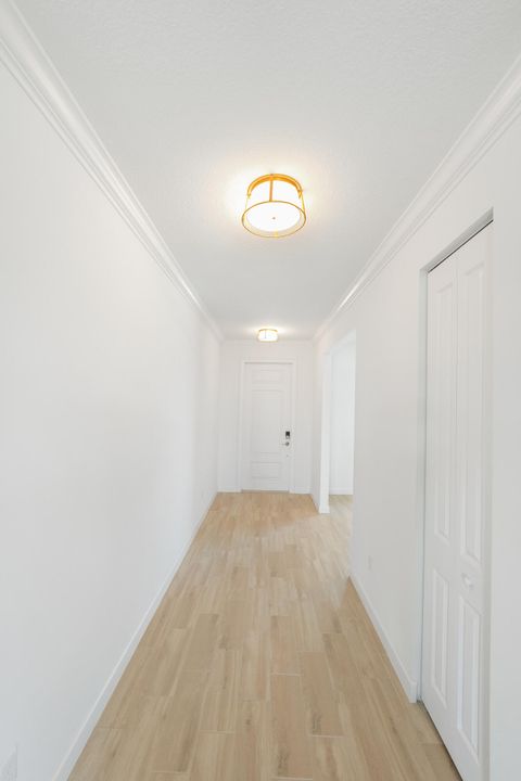 For Sale: $425,000 (4 beds, 2 baths, 2583 Square Feet)