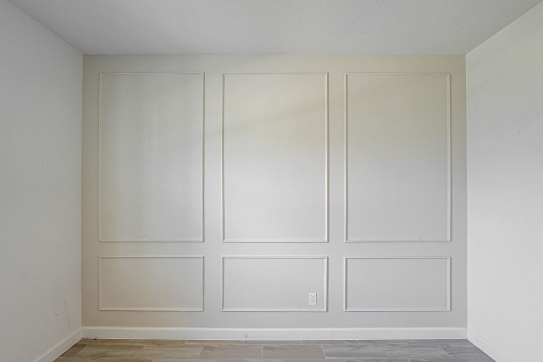 For Sale: $425,000 (4 beds, 2 baths, 2583 Square Feet)