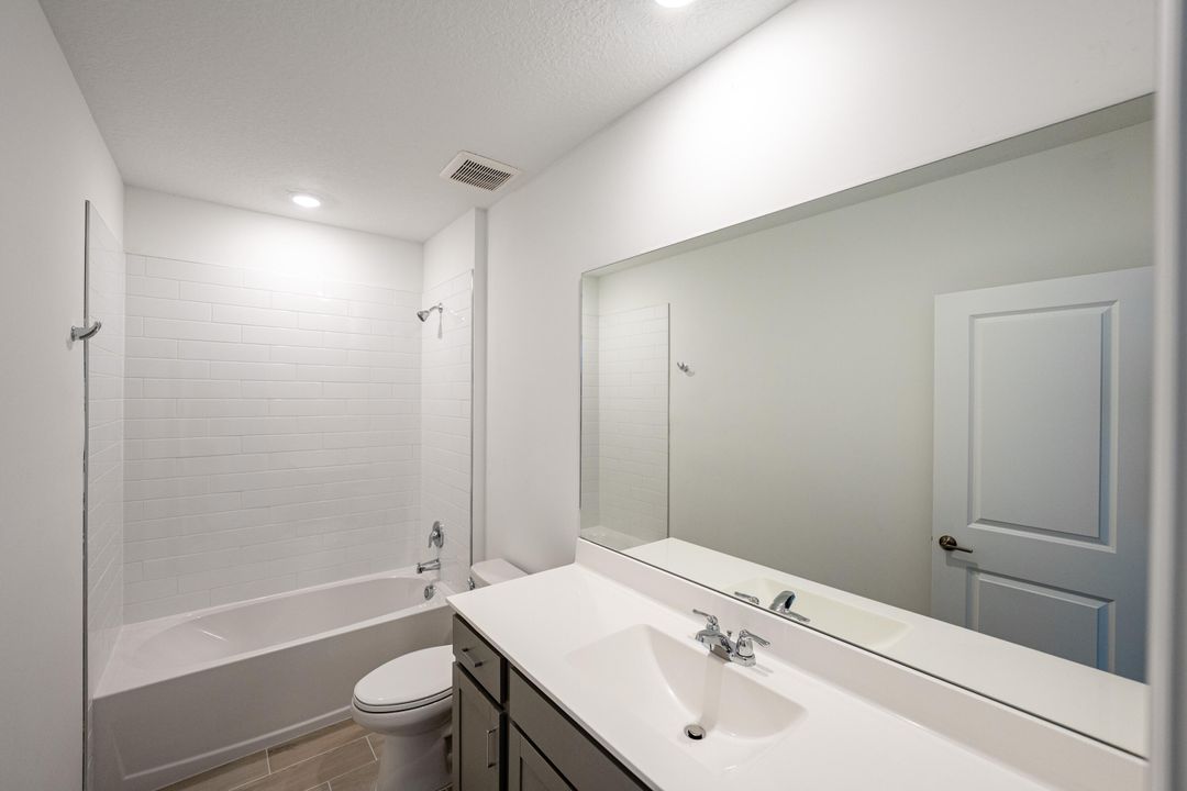 For Sale: $425,000 (4 beds, 2 baths, 2583 Square Feet)