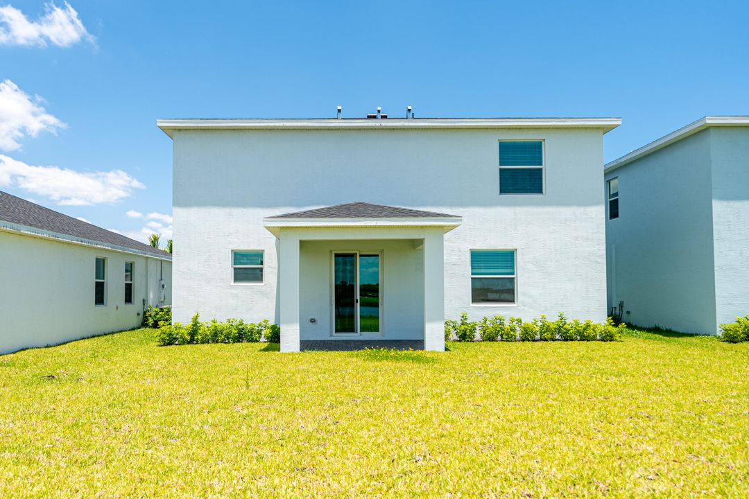 For Sale: $425,000 (4 beds, 2 baths, 2583 Square Feet)