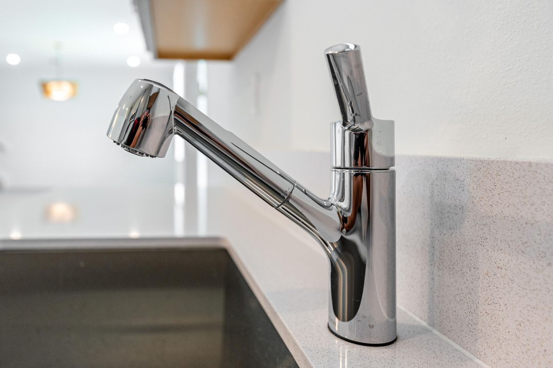 For Sale: $425,000 (4 beds, 2 baths, 2583 Square Feet)