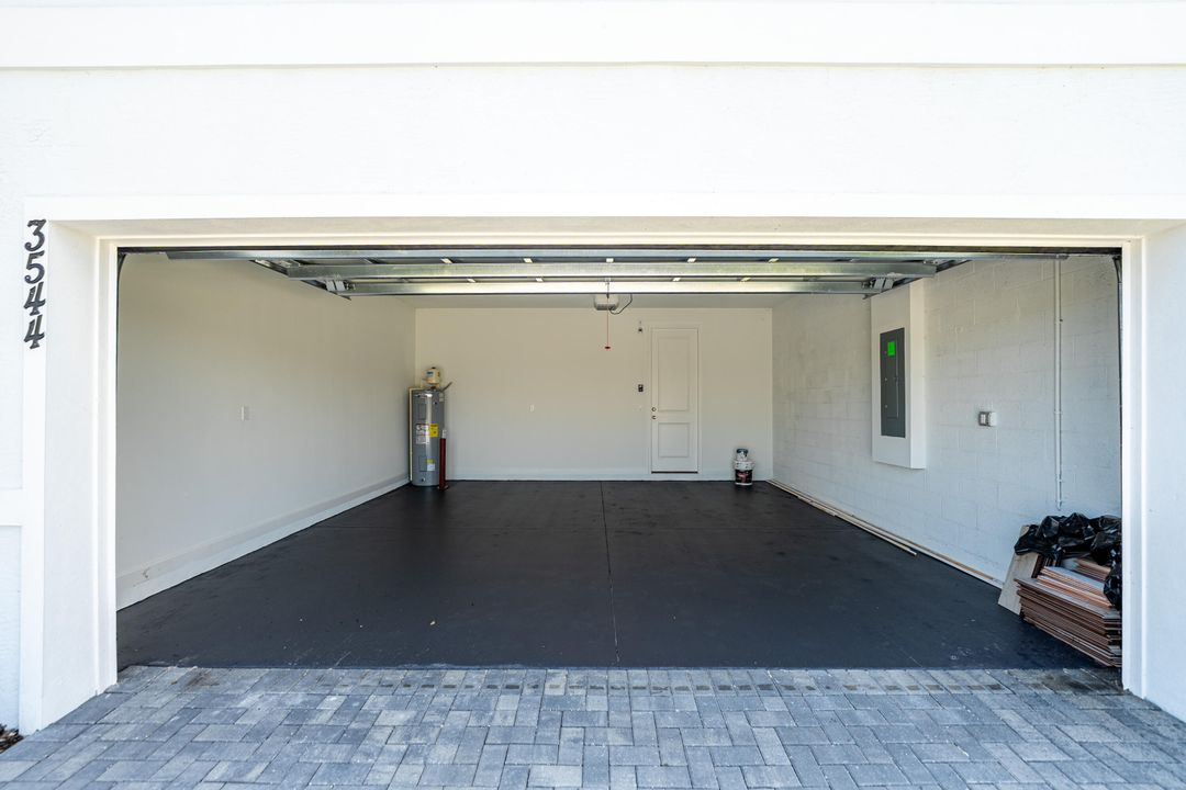 For Sale: $425,000 (4 beds, 2 baths, 2583 Square Feet)