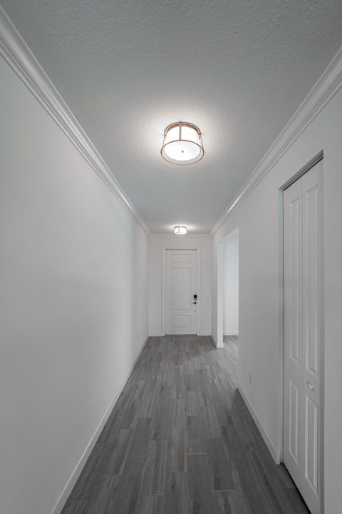 For Sale: $425,000 (4 beds, 2 baths, 2583 Square Feet)