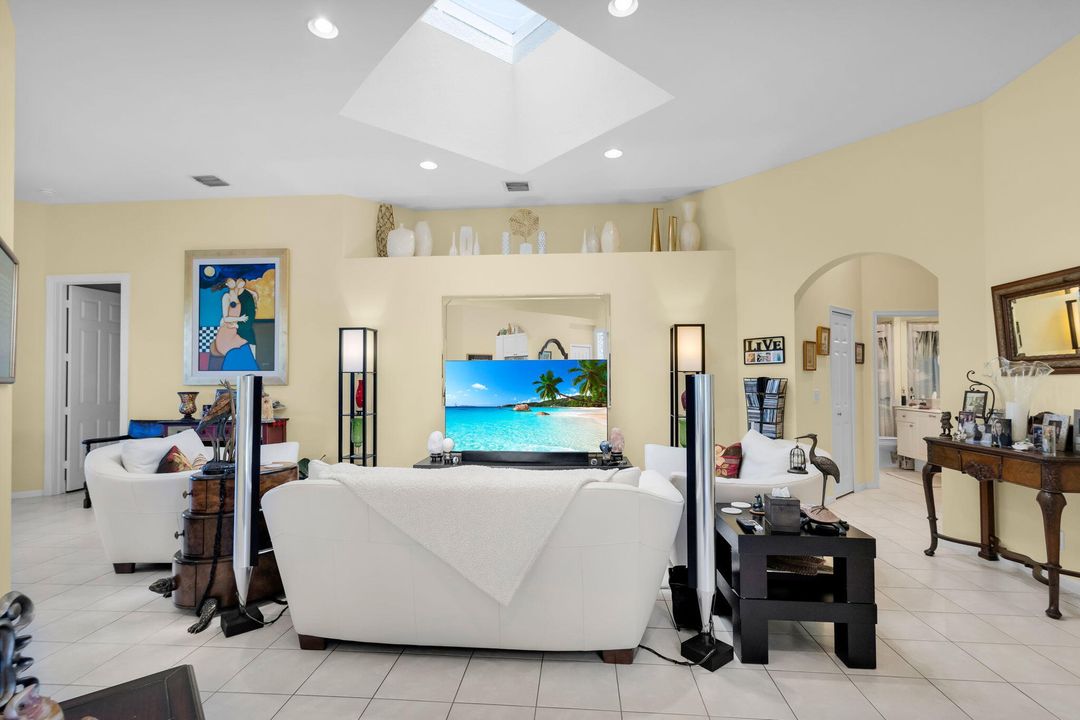 For Sale: $534,000 (3 beds, 2 baths, 1720 Square Feet)