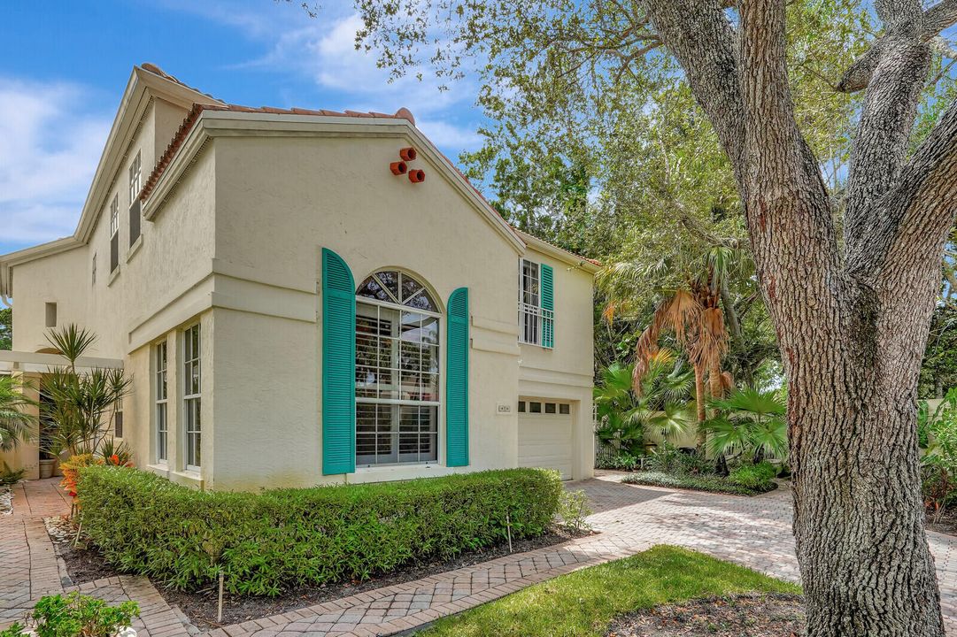 合同活跃: $5,800 (3 贝兹, 2 浴室, 1831 平方英尺)