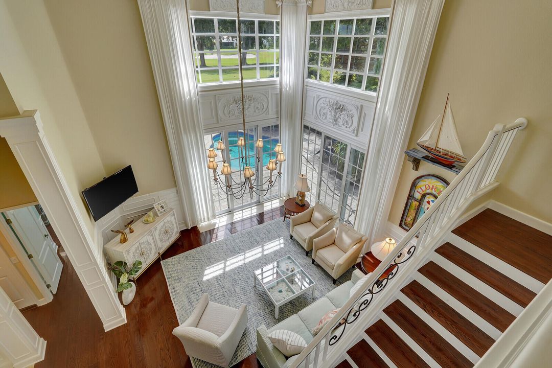 合同活跃: $5,800 (3 贝兹, 2 浴室, 1831 平方英尺)