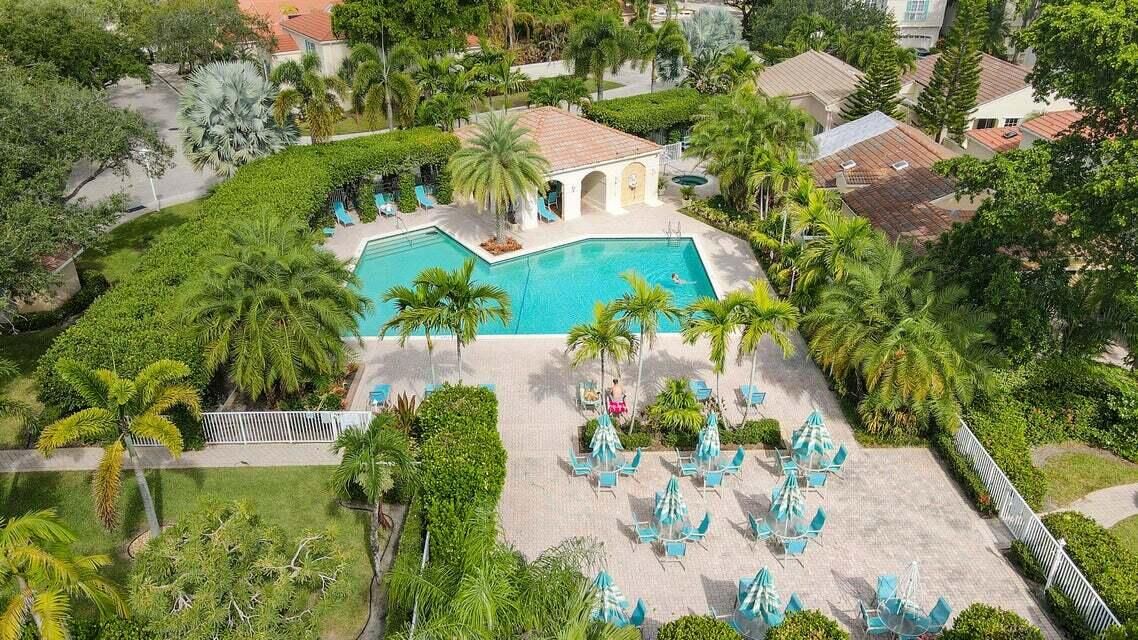 合同活跃: $5,800 (3 贝兹, 2 浴室, 1831 平方英尺)