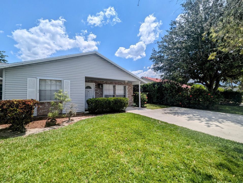 Active With Contract: $2,400 (2 beds, 2 baths, 1120 Square Feet)