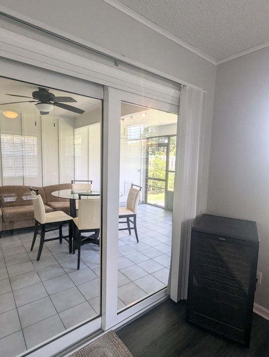 Active With Contract: $2,400 (2 beds, 2 baths, 1120 Square Feet)