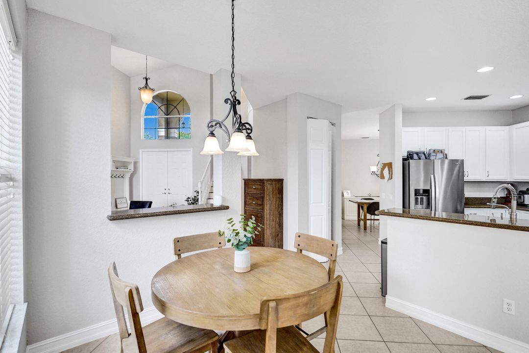 待售: $780,000 (4 贝兹, 2 浴室, 2737 平方英尺)