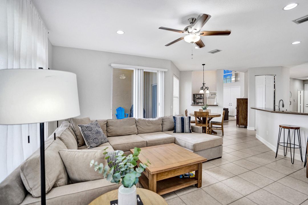 待售: $780,000 (4 贝兹, 2 浴室, 2737 平方英尺)