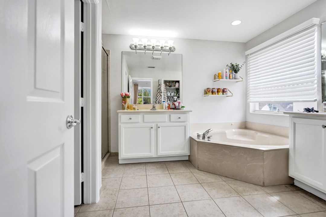 待售: $780,000 (4 贝兹, 2 浴室, 2737 平方英尺)