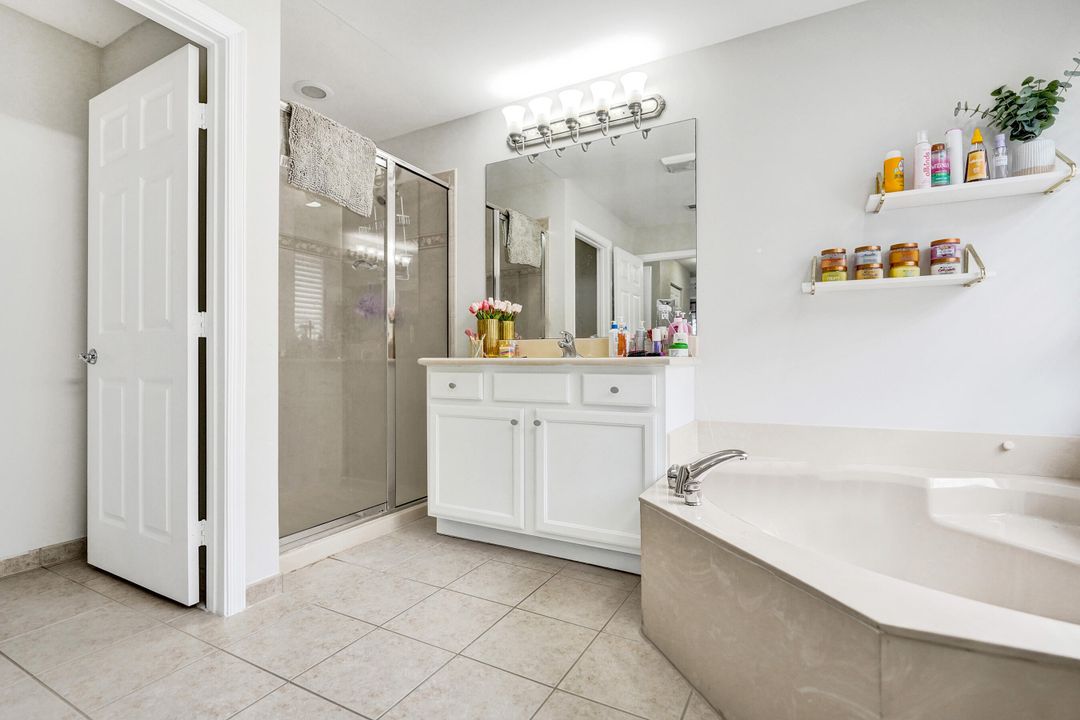 待售: $780,000 (4 贝兹, 2 浴室, 2737 平方英尺)