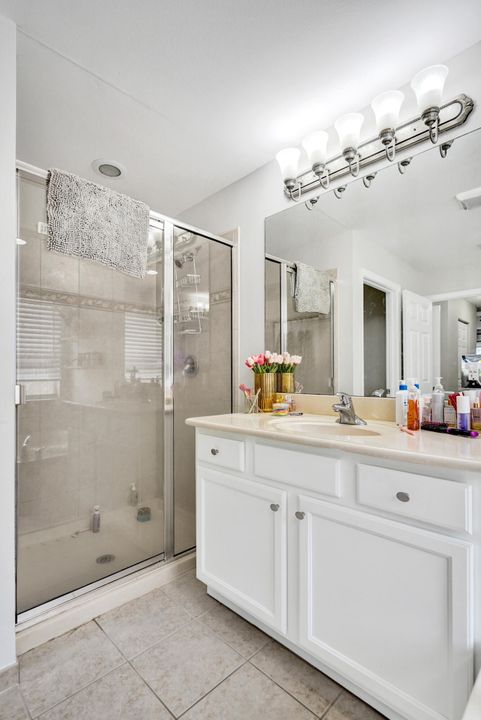 待售: $780,000 (4 贝兹, 2 浴室, 2737 平方英尺)