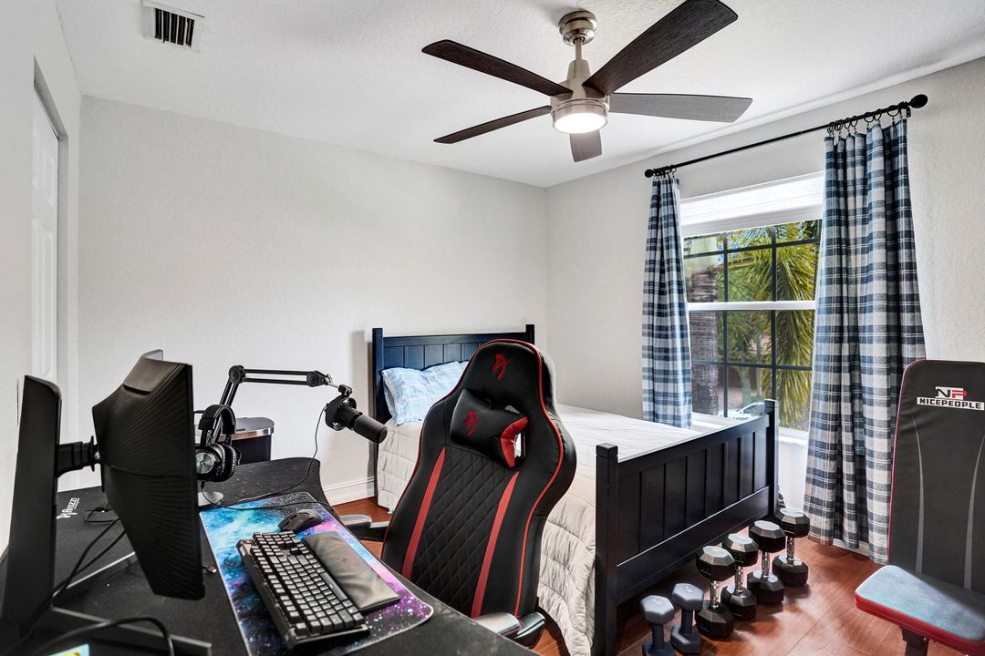 待售: $780,000 (4 贝兹, 2 浴室, 2737 平方英尺)