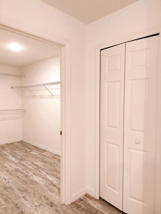 待售: $420,000 (4 贝兹, 2 浴室, 2040 平方英尺)