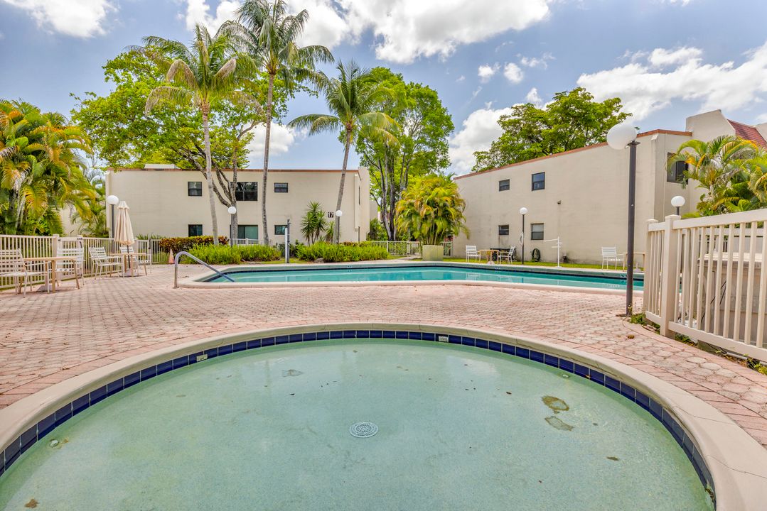 Activo con contrato: $315,000 (3 camas, 2 baños, 1440 Pies cuadrados)