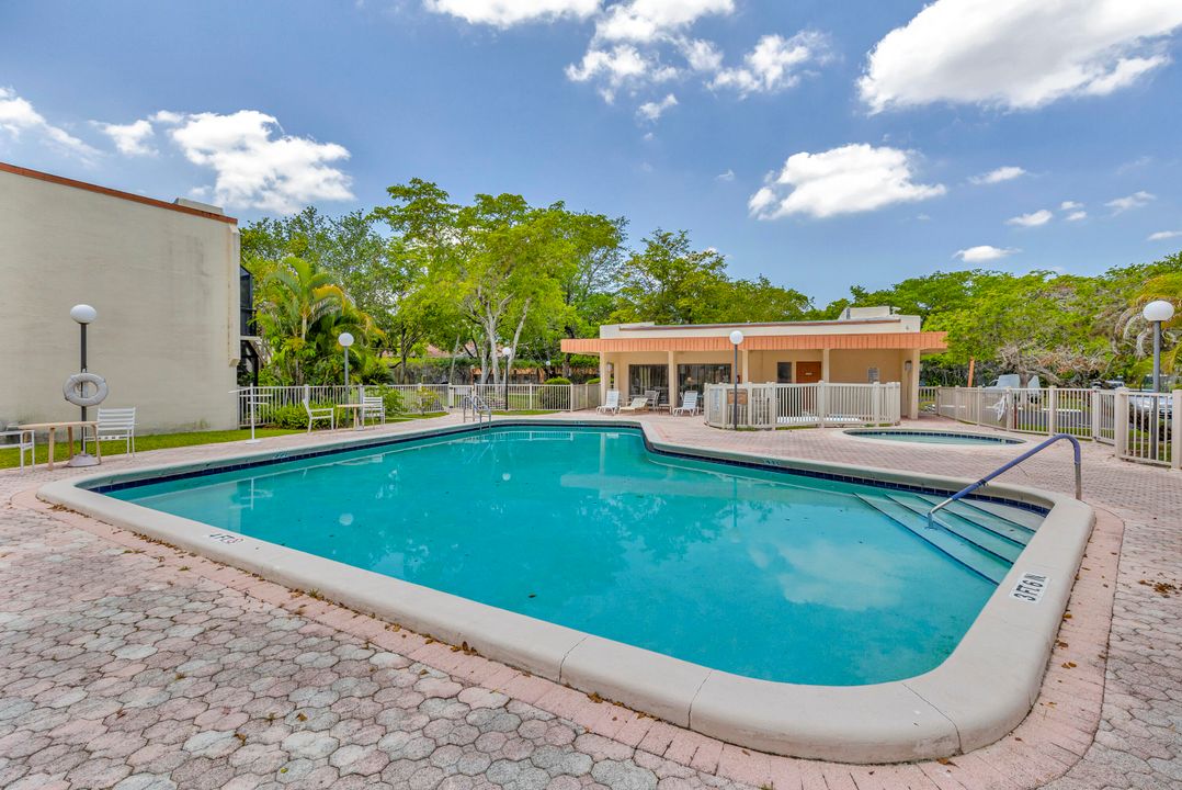 Activo con contrato: $315,000 (3 camas, 2 baños, 1440 Pies cuadrados)