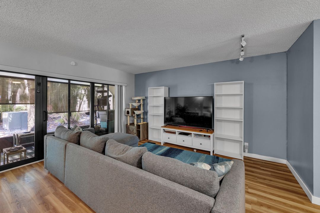 Activo con contrato: $315,000 (3 camas, 2 baños, 1440 Pies cuadrados)