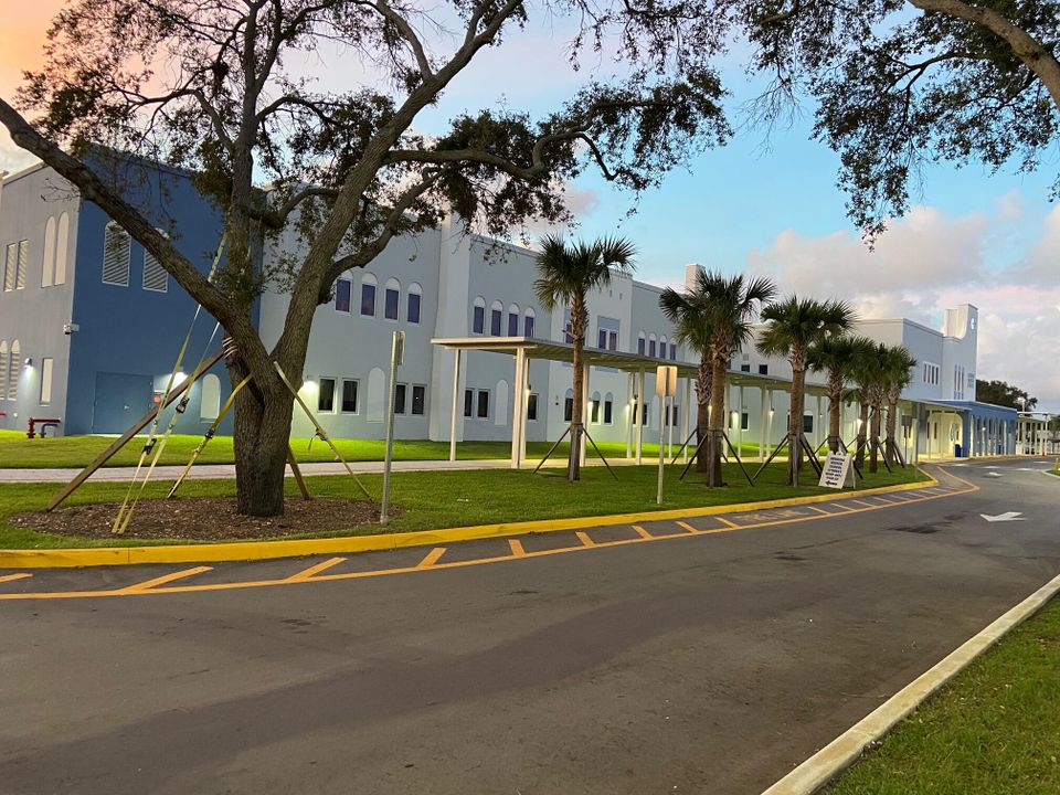 Activo con contrato: $1,150,000 (4 camas, 3 baños, 2854 Pies cuadrados)