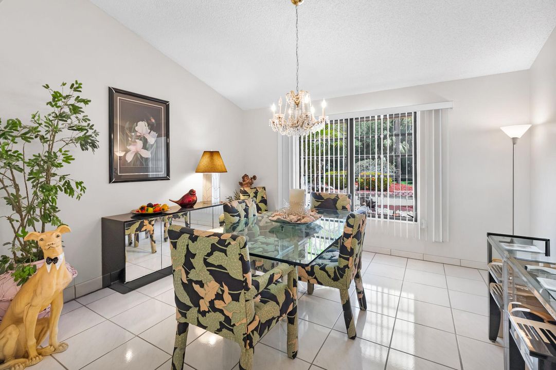 Activo con contrato: $1,150,000 (4 camas, 3 baños, 2854 Pies cuadrados)