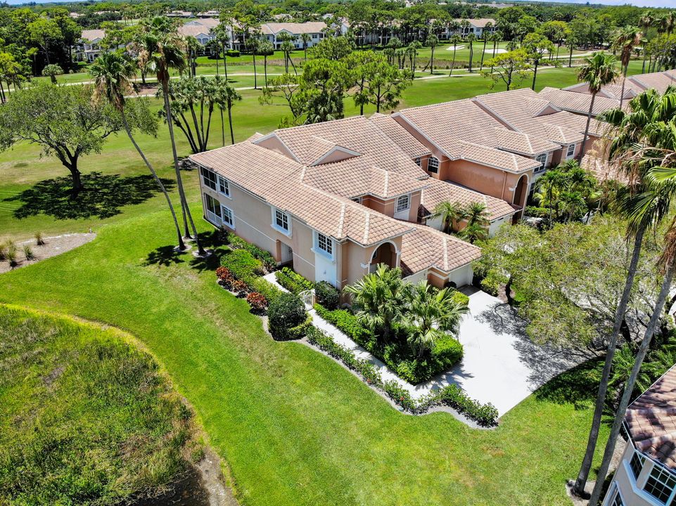 Active With Contract: $799,900 (3 beds, 2 baths, 2013 Square Feet)